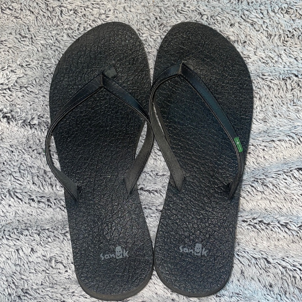 sanuk flip flops